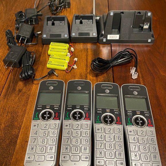 ATT CL82414 3 Handset Cordless Answering System extra handset - Picture 8 of 16